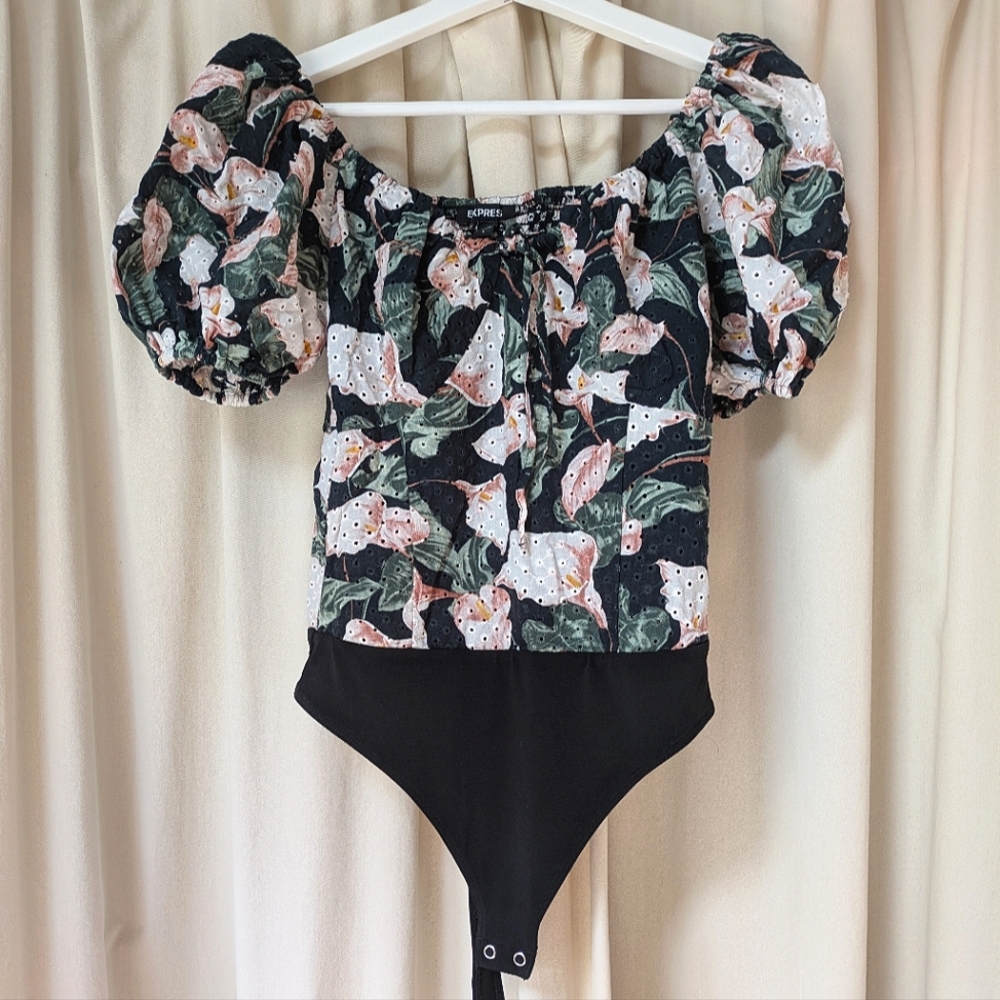 Express bodysuit floral eyelet puff sleeves S NWOT
